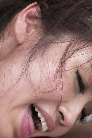 Hana Yoshida teases her guest and then they fuck