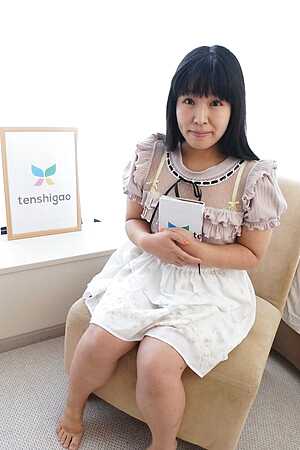 Cute Ichika Matui spreads her legs so we can dine on her pussy